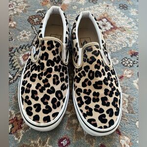 Leopard vans